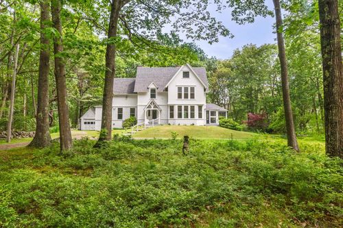 4 Fairbourne Ln, Cape Neddick, ME, 03902-7364 | Card Image