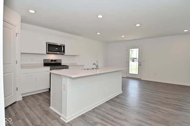 Large Island for family bonding/entertaining friends | Image 14