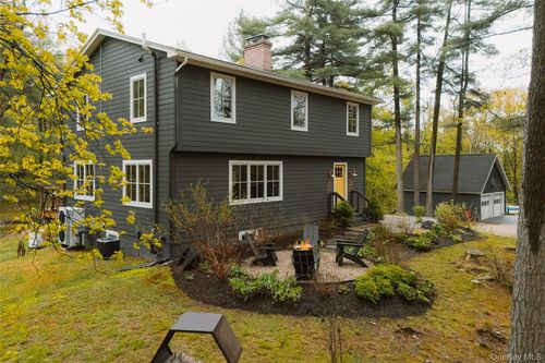 378 Browns Pond Rd, Staatsburg, NY, 12580-5671 | Card Image