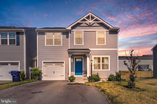 768 Raeann Dr, GREENCASTLE, PA, 17225-5506 | Card Image
