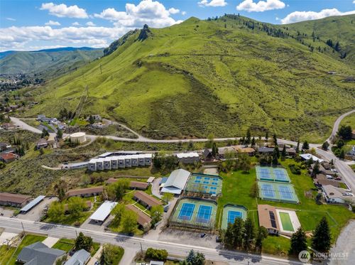 21-1818 Skyline Dr, Wenatchee, WA, 98801-7334 | Card Image