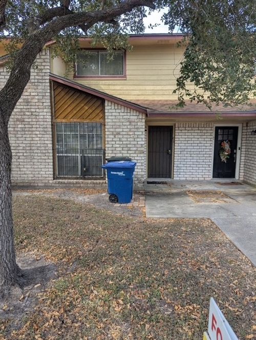 c-3-4929 Cedar Pass Dr, Corpus Christi, TX, 78413-5110 | Card Image