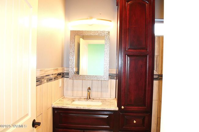 Master Bathroom | Image 20