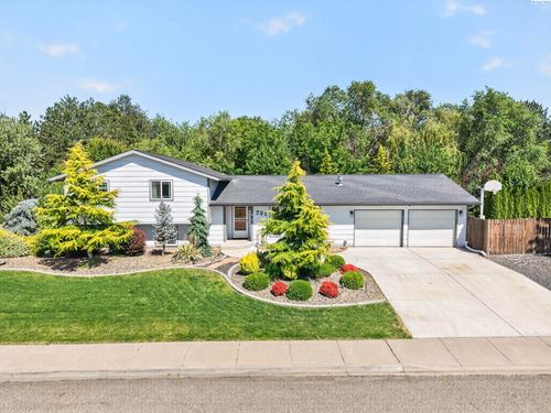 701 S Penn St, Kennewick, WA, 99336 | Card Image