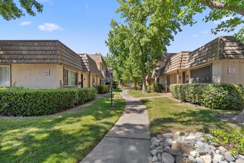 3217 Casitas Bonito, Sacramento, CA, 95825 | Card Image