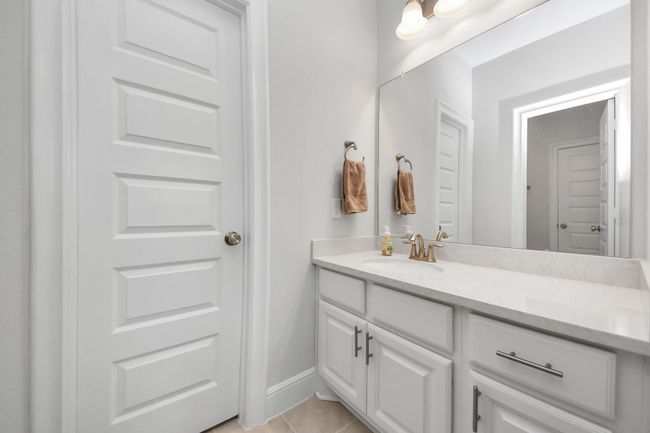 Upstairs bathroom | Image 44