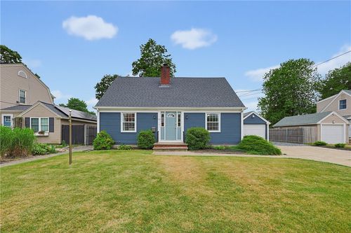 82 Leroy Dr, Riverside, RI, 02915-1614 | Card Image