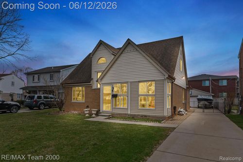 3 Morross Ct, Dearborn, MI, 48126-1101 | Card Image