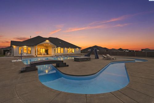14751 S Furlong Ln, Kennewick, WA, 99338-5185 | Card Image
