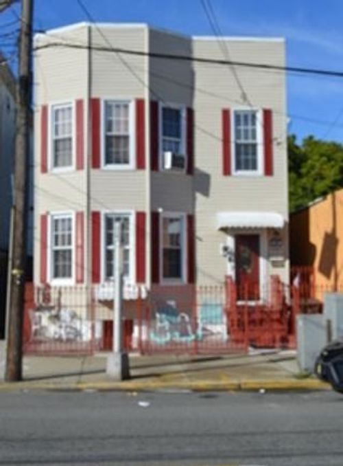 921 Paterson Plank Rd, North Bergen, NJ, 07047-1843 | Card Image