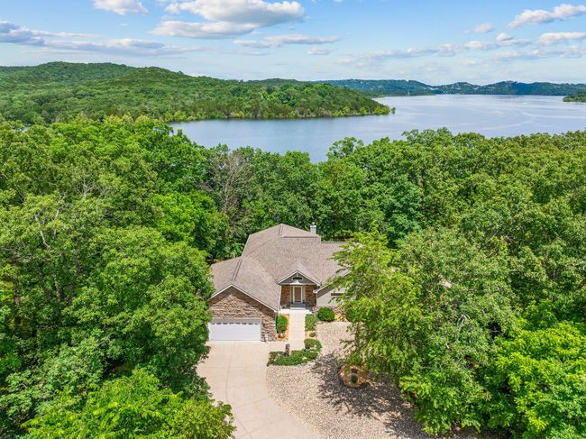 Front of home | Image 6