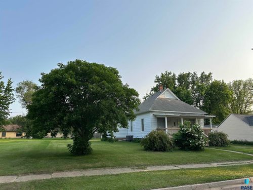 321 W Washington Ave, Salem, SD, 57058-9046 | Card Image