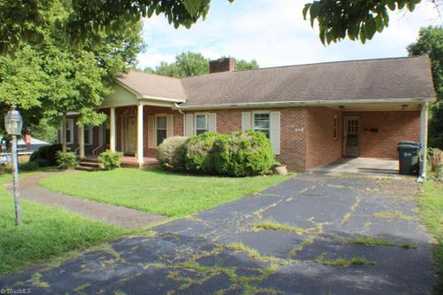 234 Hylton St, Mount Airy, NC, 27030-3014 | Card Image