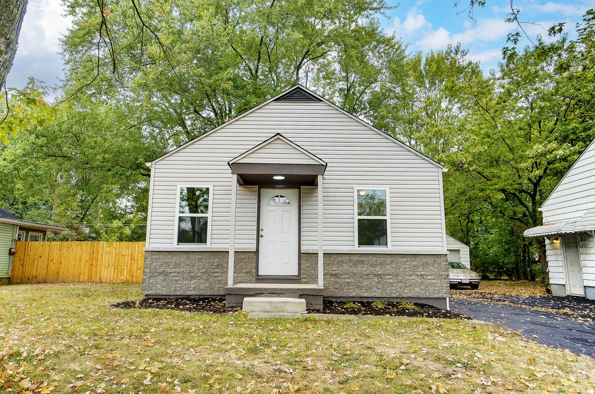 Parkwood Ave, Columbus, OH 43211