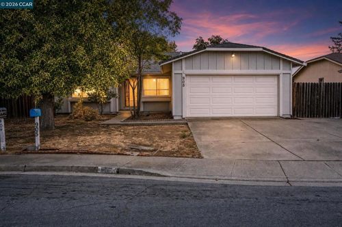 905 Heron Dr, Suisun City, CA, 94585-2245 | Card Image