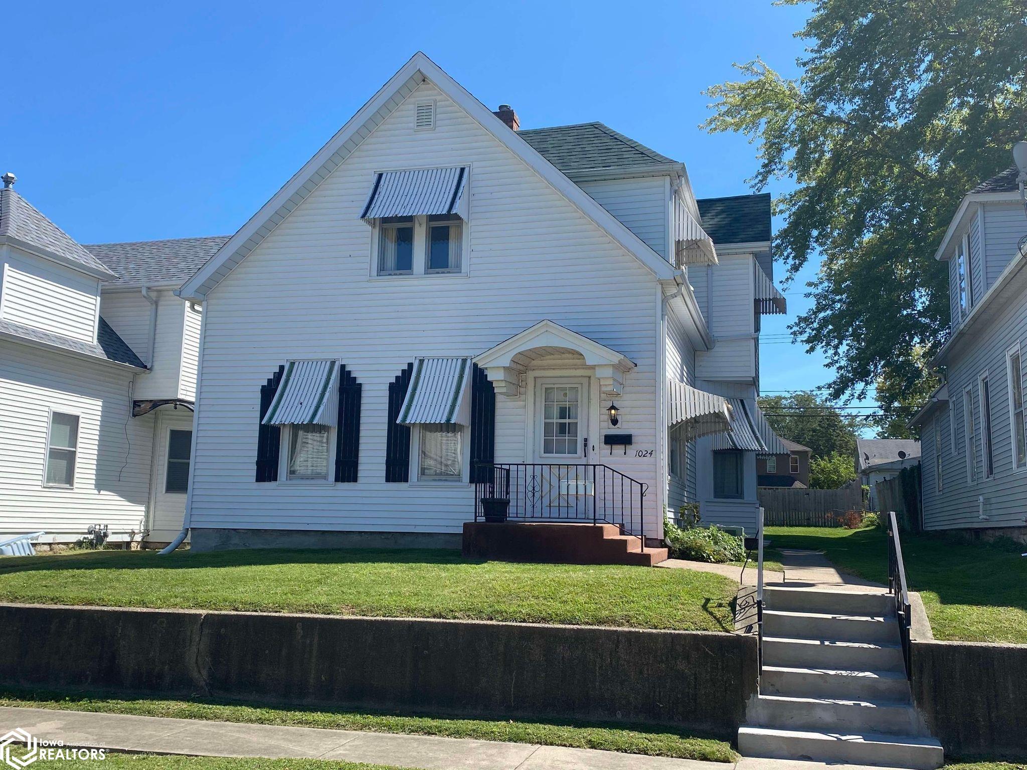 9th St, Burlington, IA 52601