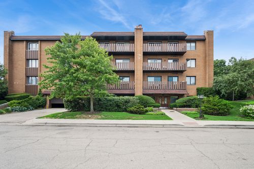 301-1795 Lake Cook Rd, Highland Park, IL, 60035-4482 | Card Image