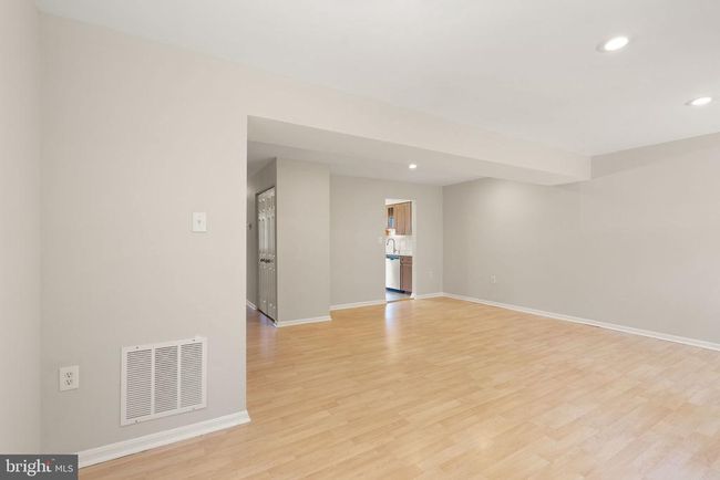 7390 Stream Way, Townhouse with 3 bedrooms, 4 bathrooms and null parking in SPRINGFIELD VA | Image 12