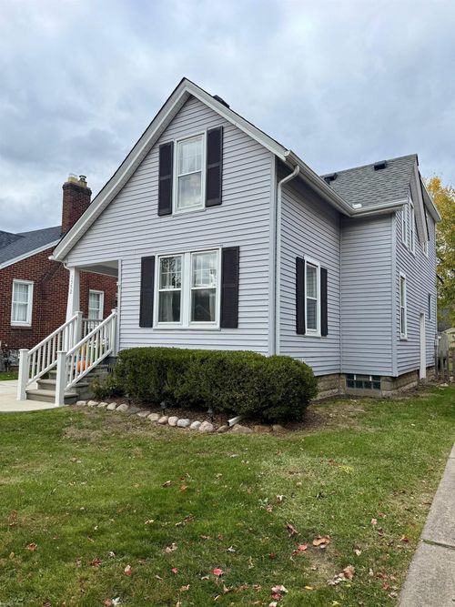 1552 Brys Dr, Grosse Pointe Woods, MI, 48236-1008 | Card Image