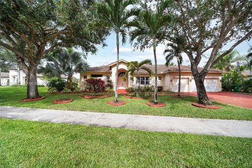 13875 Sw 41st St, Davie, FL, 33330-5702 | Card Image