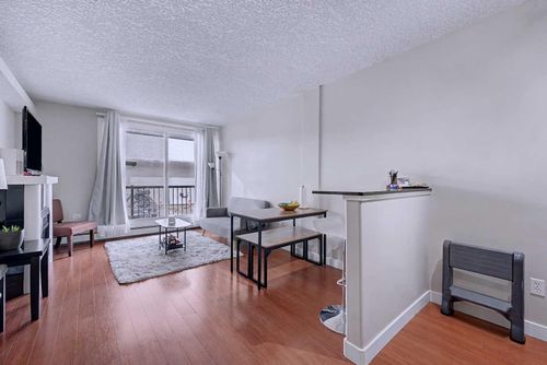 8-2906 17 Ave Sw, Calgary, AB, T3E0A9 | Card Image