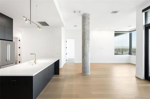 ph-1202-3520 Chestnut Pl, Denver, CO, 80216-3628 | Card Image