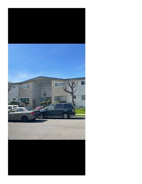 15549 S Budlong Pl, Gardena, CA, 90247-4018 | Card Image