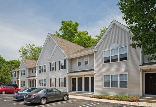 253 W River St, Milford, CT, 06461-2679 | Card Image