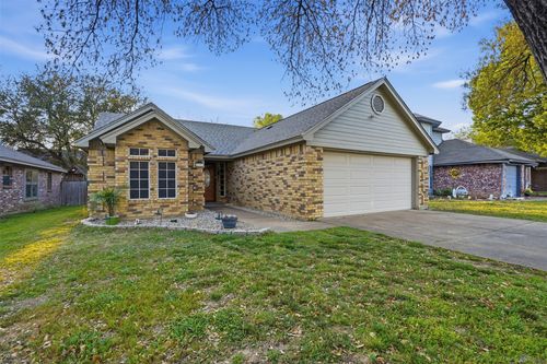 6305 Longmont Trl, Fort Worth, TX, 76179-3713 | Card Image