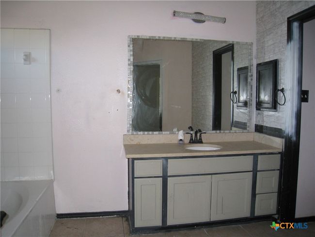 274 Spring Dr, House other with 4 bedrooms, 2 bathrooms and null parking in Kyle TX | Image 10