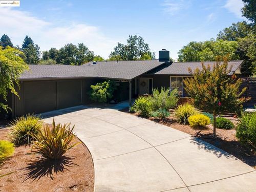 2041 Hidden Valley Dr, Santa Rosa, CA, 95404-2526 | Card Image