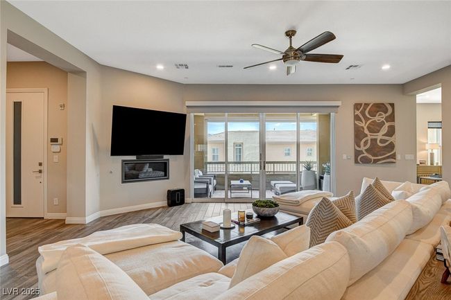UNIT-1069 - 11280 Granite Ridge Dr, Condo with 4 bedrooms, 5 bathrooms and null parking in Las Vegas NV | Image 11