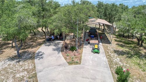 527 Traylor Ave, Rockport, TX, 78382-5953 | Card Image