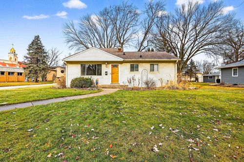 604 Renson Road, Hartland, WI, 53029 | Card Image