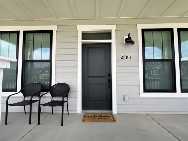 Property entrance with covered porch | Image 4