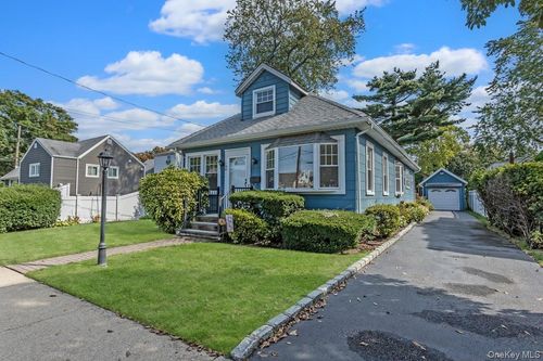1887 Bryant Pl, North Baldwin, NY, 11510-2230 | Card Image