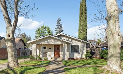 705 N School St, Lodi, CA, 95240-1233 | Card Image