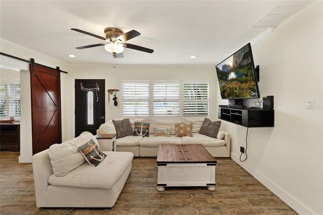 1906 2 Nd St, House other with 3 bedrooms, 2 bathrooms and null parking in INDIAN ROCKS BEACH FL | Image 13