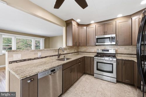 110 Indiana Ave, BLACKWOOD, NJ, 08012-3822 | Card Image