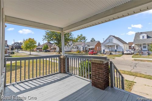 5444 Kenilworth St, Dearborn, MI, 48126-3164 | Card Image