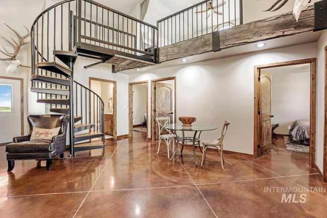 2040 E 2200 N, House other with 9 bedrooms, 6 bathrooms and 2 parking in Twin Falls ID | Image 9