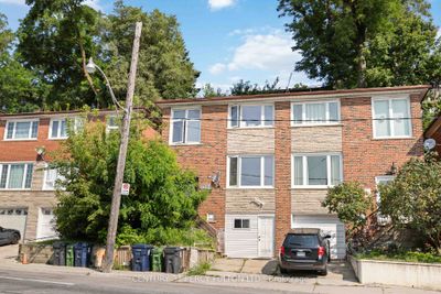 1344 Davenport Rd, Home with 3 bedrooms, 3 bathrooms and 1 parking in Toronto ON | Image 2