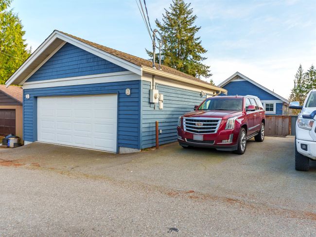308 E 23 Rd Street, House other with 5 bedrooms, 4 bathrooms and 3 parking in North Vancouver BC | Image 32