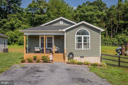 6127 Moore Ave, MOUNT JACKSON, VA, 22842-9709 | Card Image