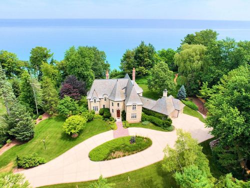 11602 N Shorecliff Lane, Mequon, WI, 53092 | Card Image