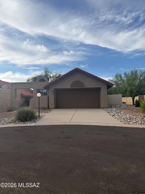 321 E Fieldcrest Ln, Oro Valley, AZ, 85737-6854 | Card Image