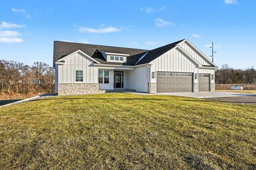 7960 N Westnedge Ave, Kalamazoo, MI, 49009-6338 | Card Image