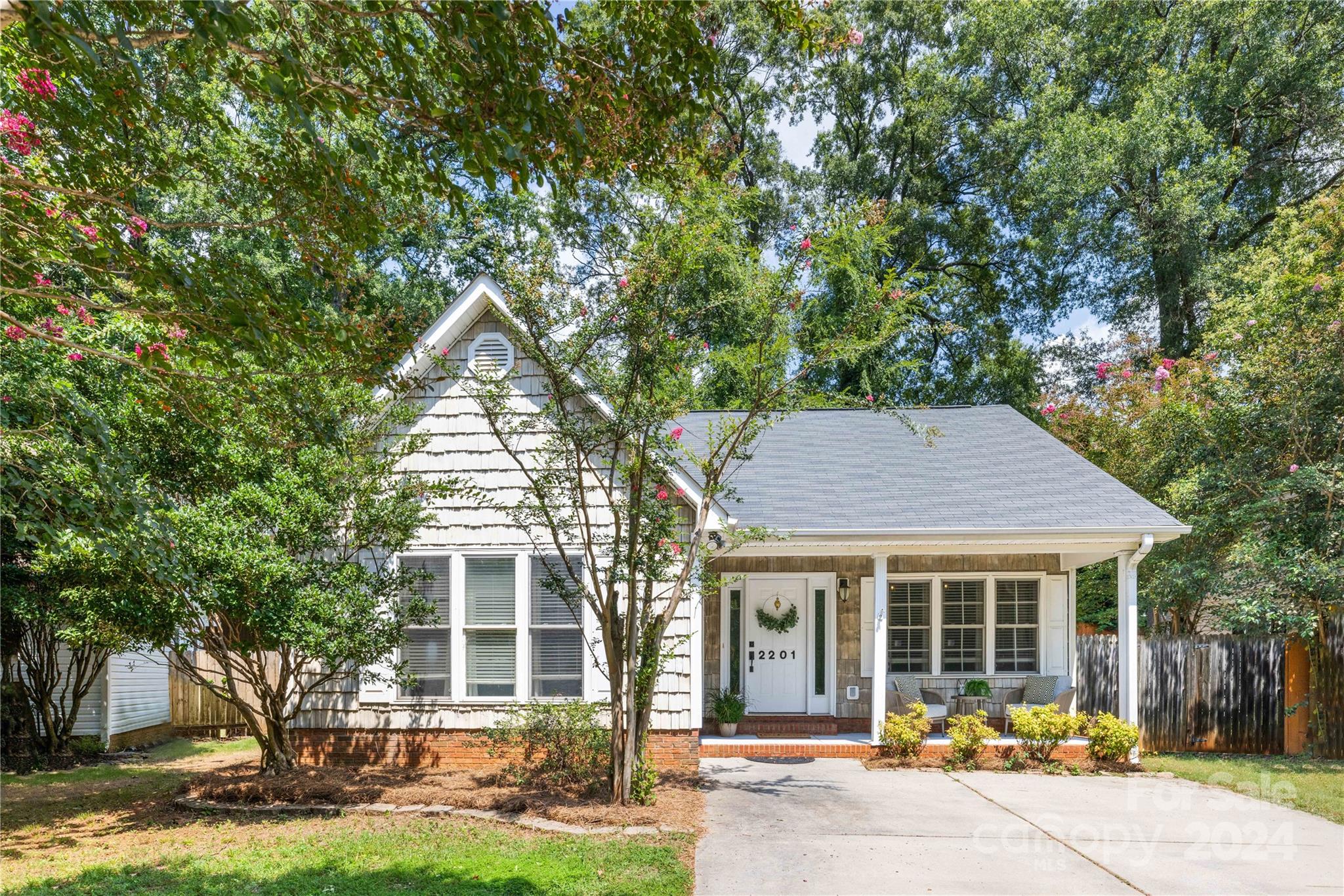 Olde Chantilly Ct, Charlotte, NC 28205