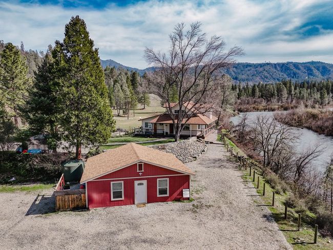 detached garage w/ house in back ground | Image 8