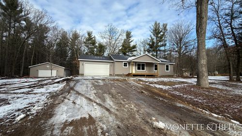 3318 Michillinda Rd, Twin Lake, MI, 49457-9253 | Card Image